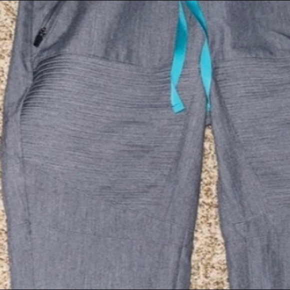 Grey Figs set - Picture 4 of 4